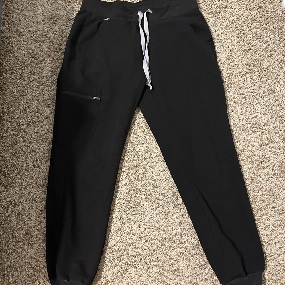FIGS Zamora jogger scrub pant petite
